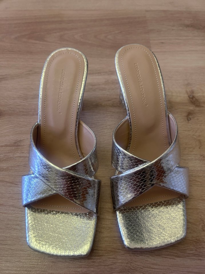 Altın Renkli, Kemerli Yılan Desenli Topuklu Ayakkabı - Görsel 2