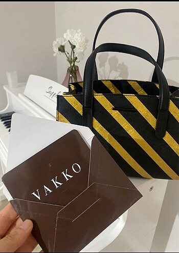 Vakko Sarı-Siyah Çanta
