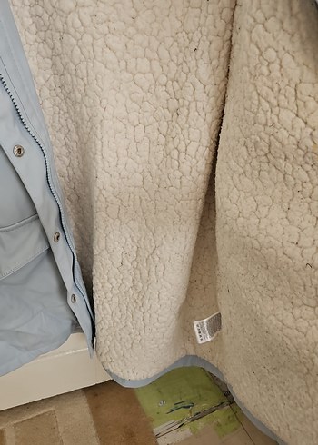 Mavi Kapüşonlu Düğmeli Kız Çocuk Yağmurluk - Görsel 2