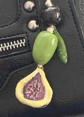 El Yapımı İncir & Zeytin Figürlü Çanta Aksesuarı  - Görsel 3