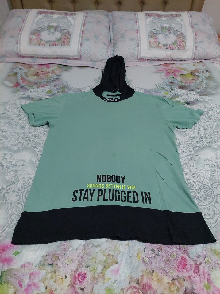 Kapüşonlu, Yeşil tişört - Görsel 2