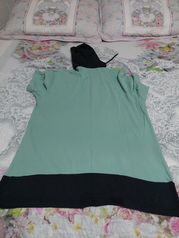 Kapüşonlu, Yeşil tişört - Görsel 3