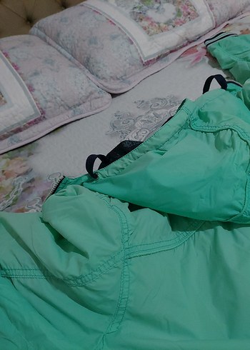 Erkek Yeşil Kapüşonlu Rüzgarlık - Görsel 7