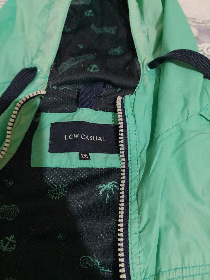 Erkek Yeşil Kapüşonlu Rüzgarlık - Görsel 5