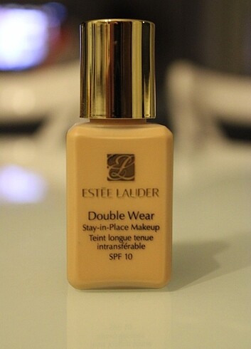 Estee Lauder mini boy fondöten
