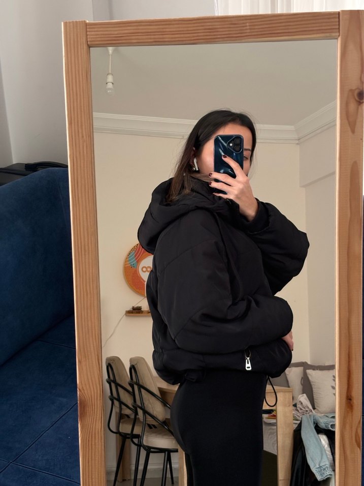 Siyah Kadın Kısa Kış Montu - Görsel 2