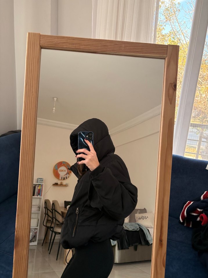 Siyah Kadın Kısa Kış Montu - Görsel 4