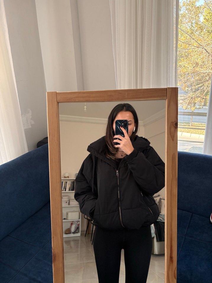 Siyah Kadın Kısa Kış Montu - Görsel 3