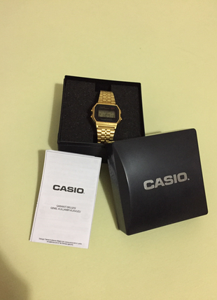 Casio retro saat
