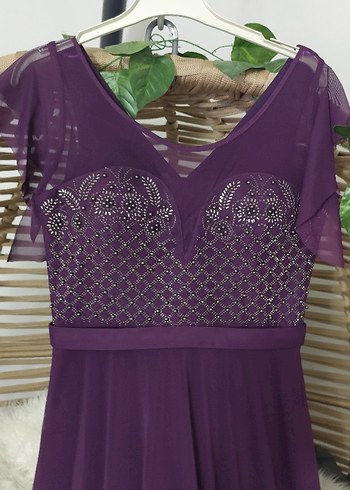 Mor Uzun İşlemeli V Yaka Abiye Elbise bir defa giyildi - Görsel 2