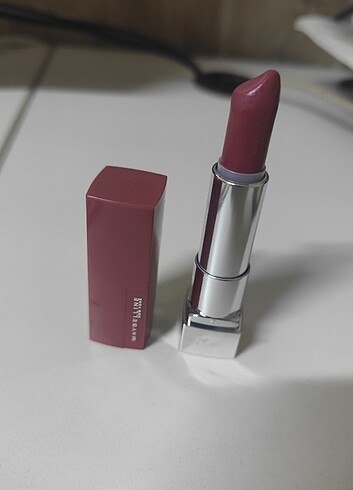 Maybelline New York 376 pink for me 