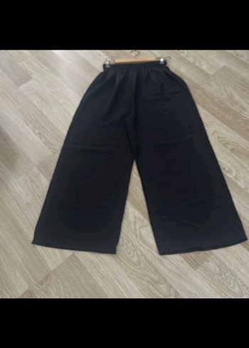 Kadın Siyah Piliseli Salaş Kumaş Pantolon - Görsel 2