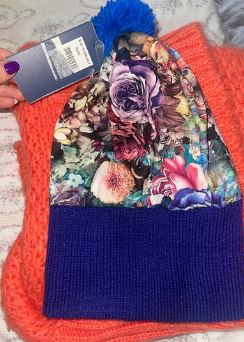 Çiçek Desenli Renkli Örgü Bere - Görsel 2