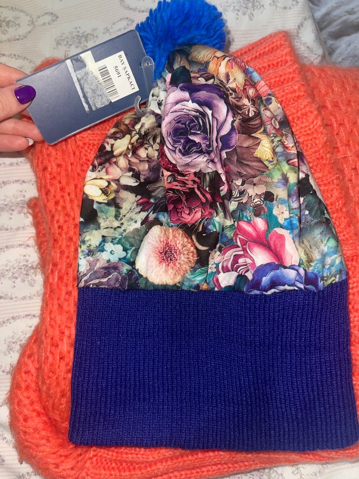 Çiçek Desenli Renkli Örgü Bere - Görsel 2