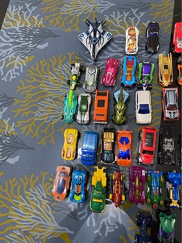 Hot wheels oyuncak araba