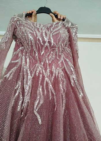 38 Beden Uzun Kollu İşlemeli Pembe Abiye Elbise