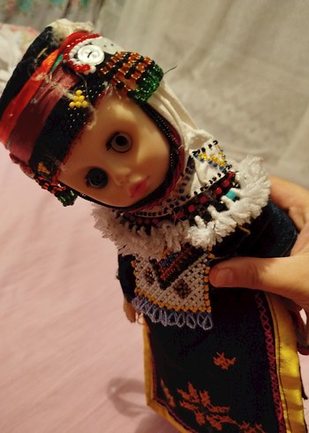 Renkli Geleneksel Kıyafetli Bebek - Görsel 7