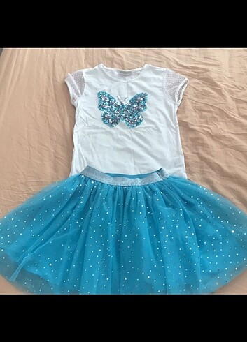 LC Waikiki 6,7 yaş gösteride giydi sadece