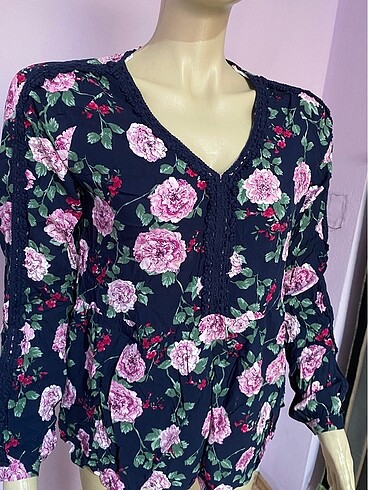 Çiçekli gömlek - Görsel 2