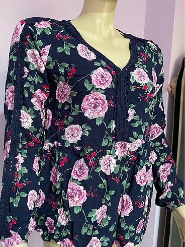 Çiçekli gömlek - Görsel 3