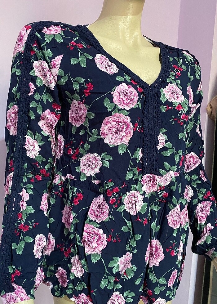 Çiçekli gömlek - Görsel 3