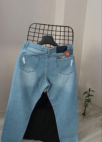 DSquared2 Mom Jean 