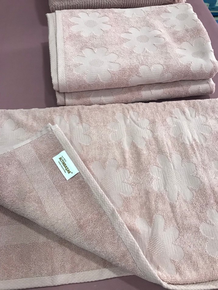 Pembe Çiçek Desenli Havlu - Görsel 3