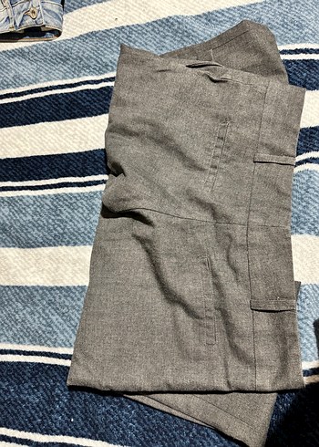 Gri Kadın Kemerli Normal Kesim Kumaş Pantolon - Görsel 3