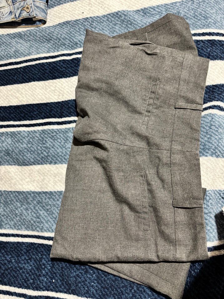 Gri Kadın Kemerli Normal Kesim Kumaş Pantolon - Görsel 3