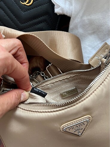 Beden Prada Re-Edition 2005 Re-Nylon Bag