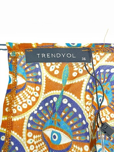 36 Beden çeşitli Renk Trendyol & Milla Kısa Tulum %70 İndirimli.