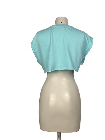 xs Beden Bershka T-shirt %70 İndirimli.