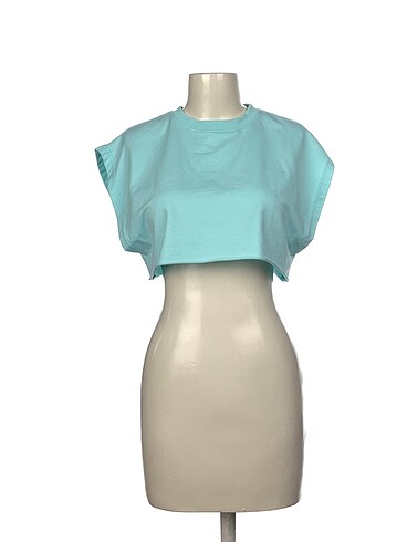 Bershka T-shirt %70 İndirimli.