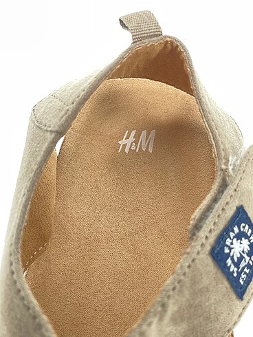 31 Beden çeşitli Renk H&M Sandalet %70 İndirimli.
