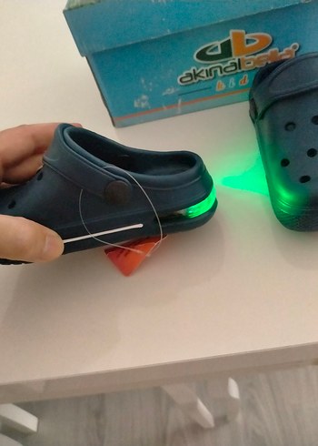 24 Beden Mavi Erkek Çocuk Işıklı Terlik