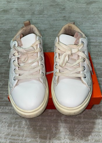 Zara Beyaz Bağcıklı Sneakers