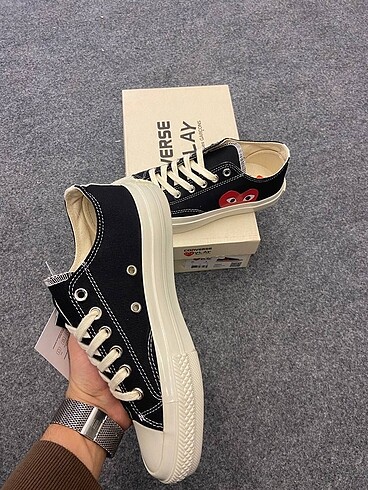 Converse Converse commedes