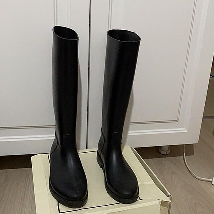 Kadın çizme