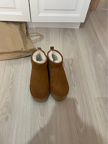 39 Beden Ugg bot taba