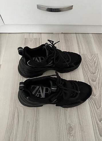 38 Beden siyah Renk Zara spor ayakkabı 38