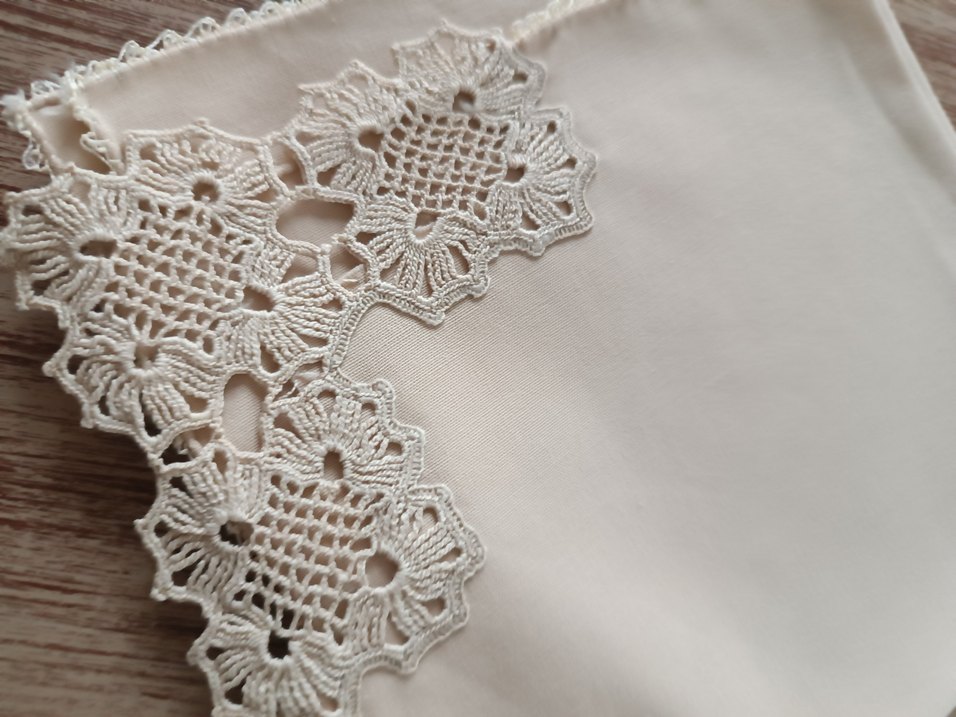 Geleneksel Nakışlı Örtüler - Görsel 3