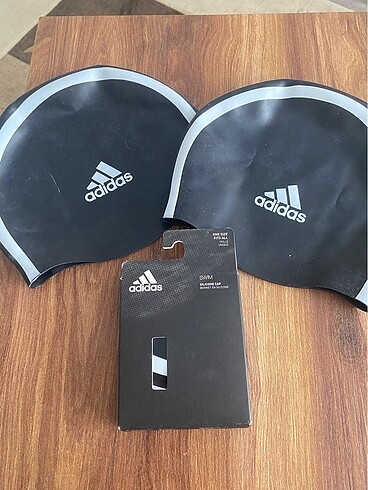 Orijinal Adidas yüzücü bonesi