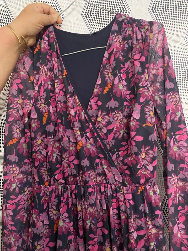 Mor Çiçek Desenli V Yaka Uzun Kollu Midi Elbise - Görsel 3