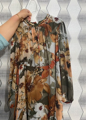 Bohem Tarzı Uzun Çiçek Desenli Elbise - Görsel 2