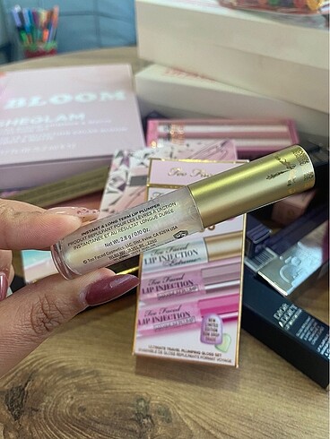 Beden Too Faced Lip Injection Extreme deluxe boy