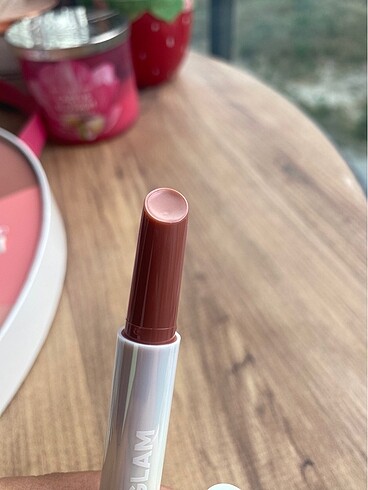 Sephora Sheglam Mahogany Magic ruj