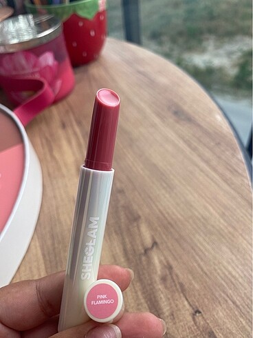 Sheglam Pink Flamingo ruj