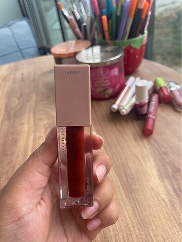  Beden Maybelline Lifter Gloss Taffy