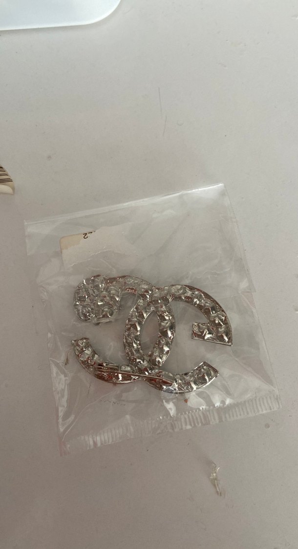 Beyaz Payetli Kadın Broş - Görsel 2