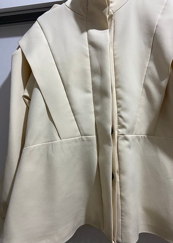 Bej Kemer Detaylı Kısa Kadın ceket - Görsel 3